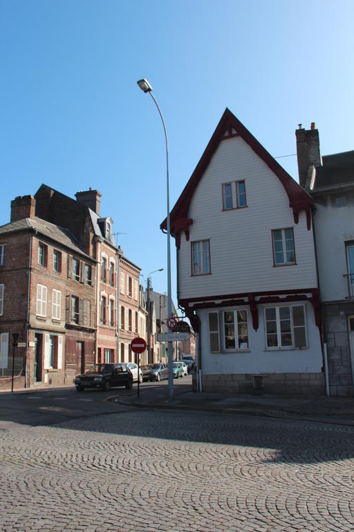 Les Capucines Bed & Breakfast Abbeville Bagian luar foto