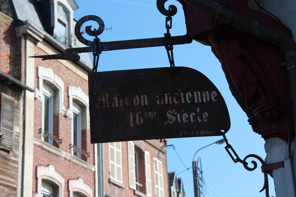 Les Capucines Bed & Breakfast Abbeville Bagian luar foto