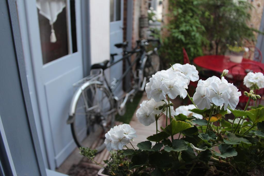 Les Capucines Bed & Breakfast Abbeville Bagian luar foto