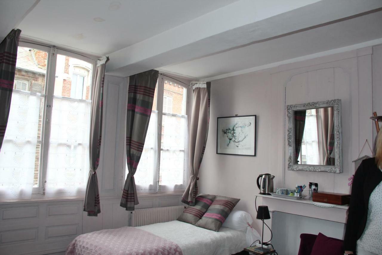 Les Capucines Bed & Breakfast Abbeville Bagian luar foto